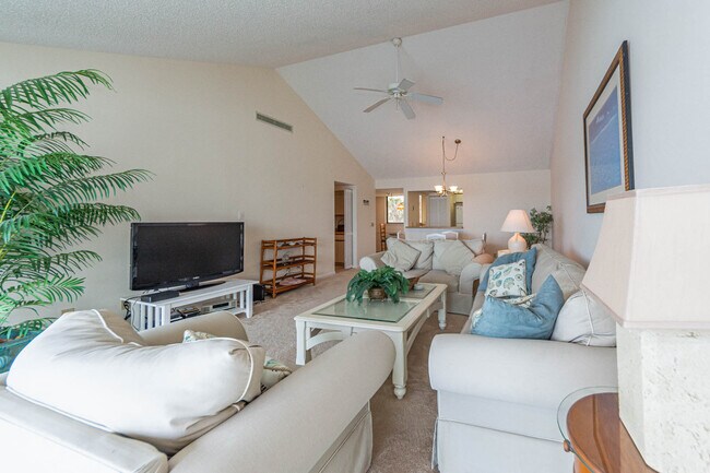 Building Photo - 1840 Tarpon Ln