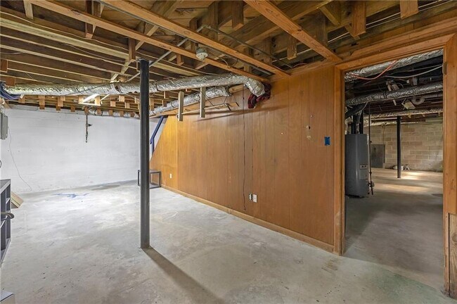 Building Photo - 5960 Brookdale Ln SW