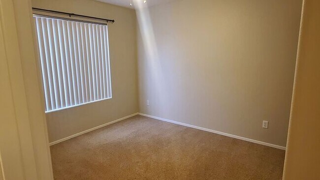 Building Photo - 5-bedroom in the heart of Gilbert