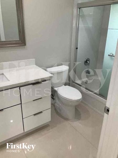 Building Photo - 2835 NW 14th St