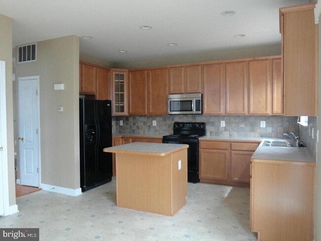 Building Photo - 42572 MAGELLAN