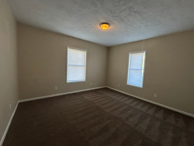 Building Photo - 1220 S 11th St