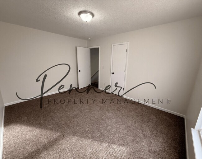 Building Photo - 1881 Chickadee Dr