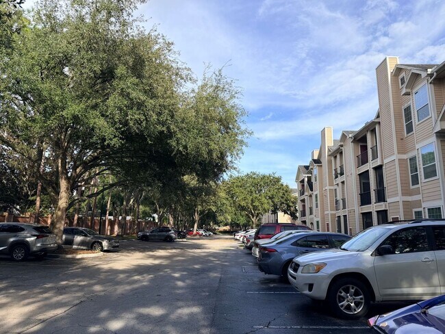 Building Photo - 2025 Erving Cir
