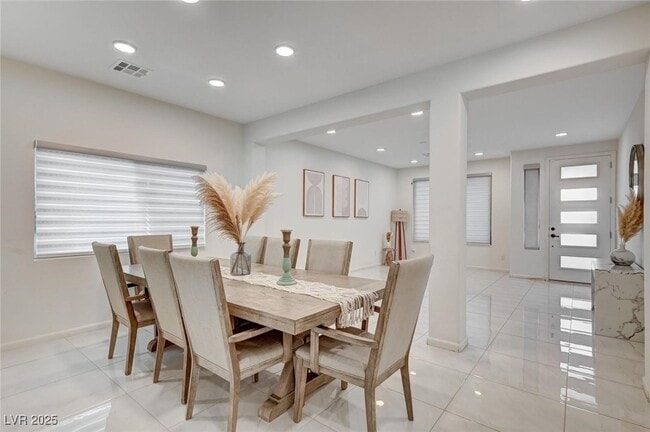 Building Photo - 6723 Tangled Vines Ave