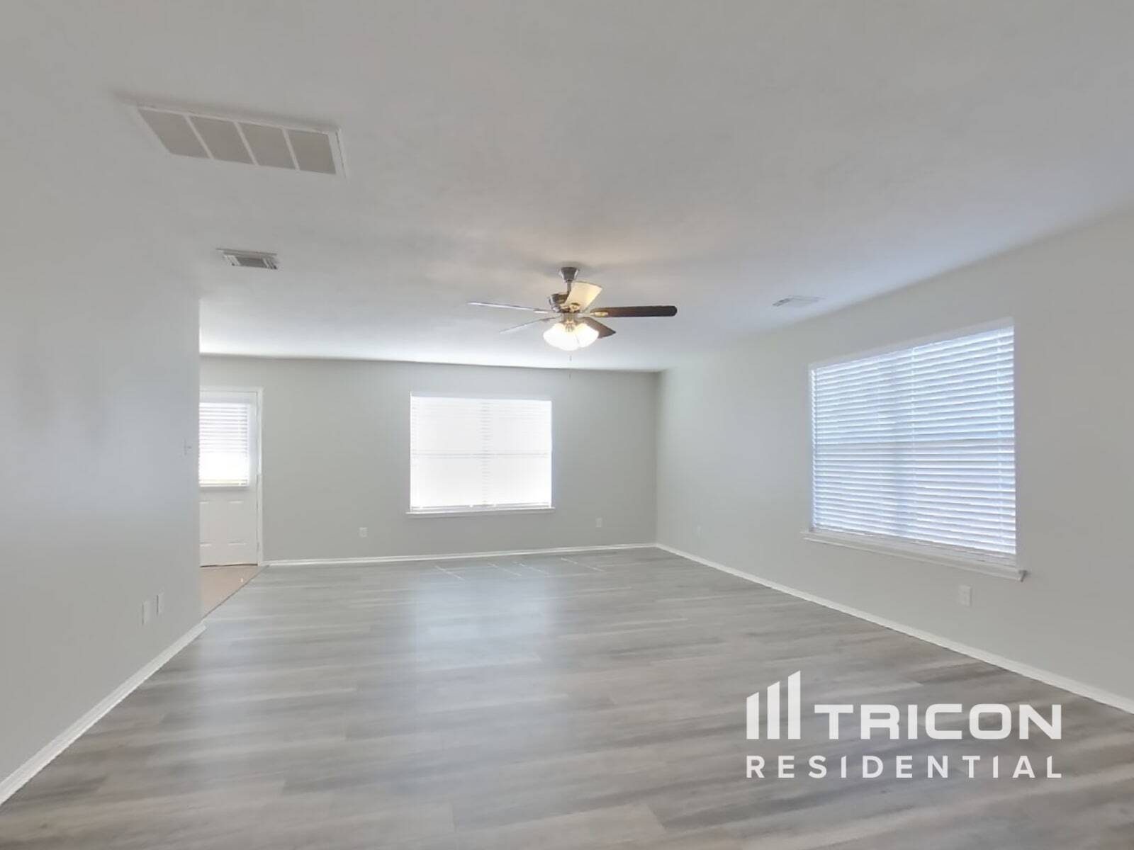 Building Photo - 33111 Cottonwood Bend