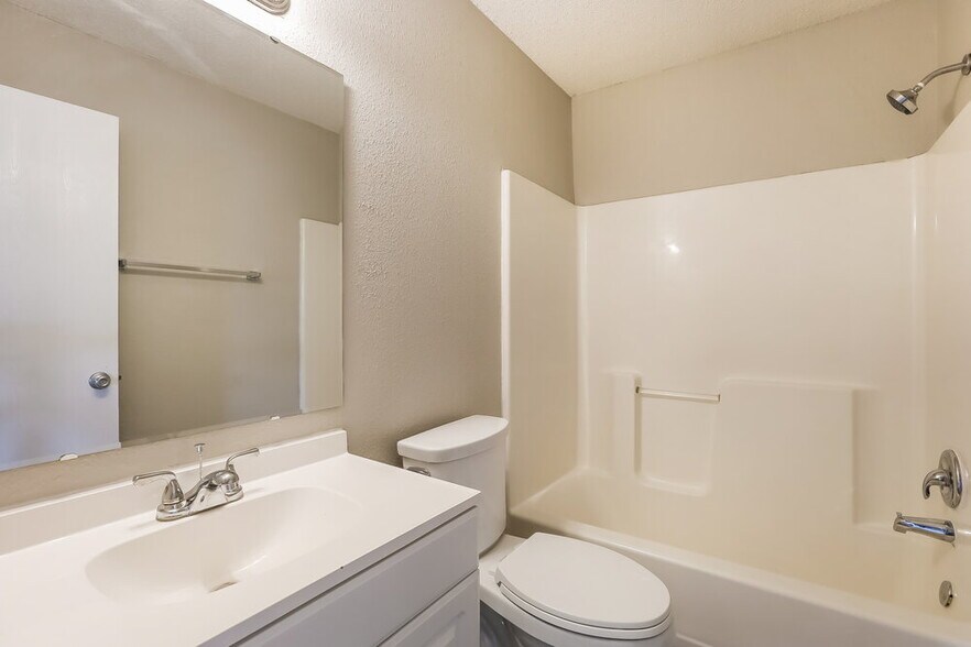 Building Photo - 6336 Long River Ln