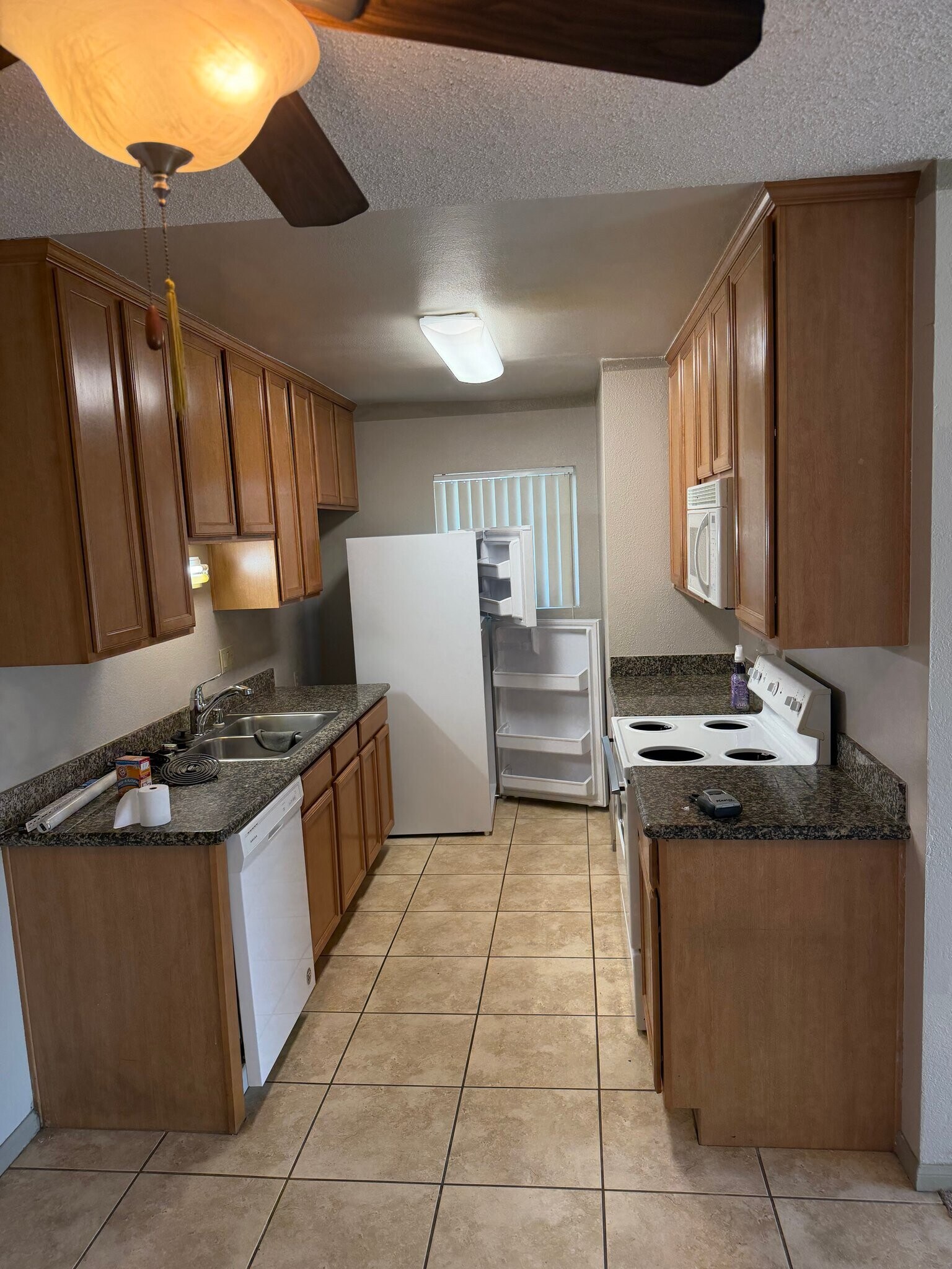 Building Photo - 467 Ballantyne St