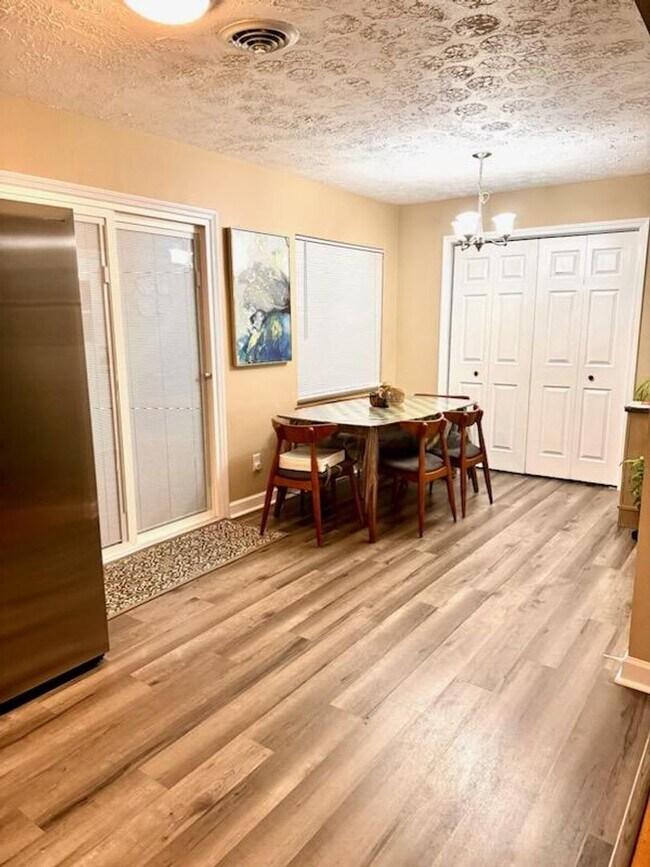 Building Photo - Nice 3 bedroom/1.5 bath home for rent in E. Morristown, Tennessee