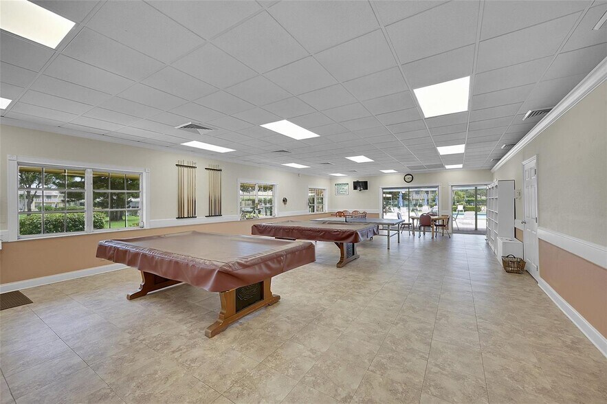 Building Photo - 1100 Boxwood Dr