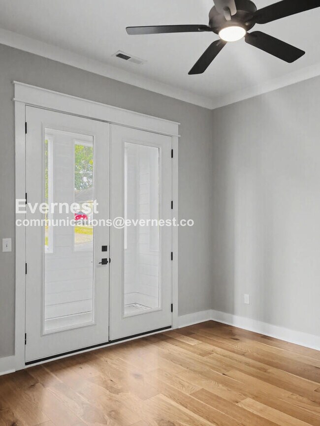 Building Photo - 121 Lucile St