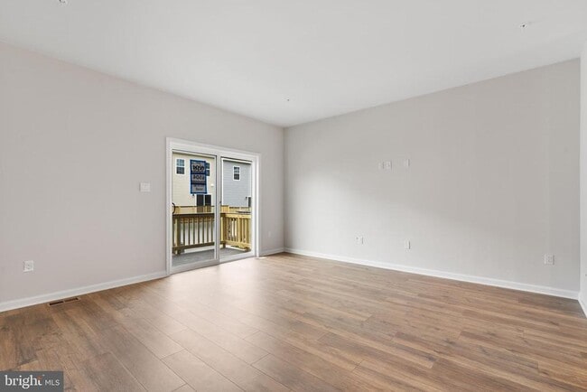 Building Photo - 5225 Manor Park Dr