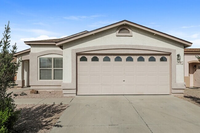 Building Photo - 8138 S Sunny Sky Pl