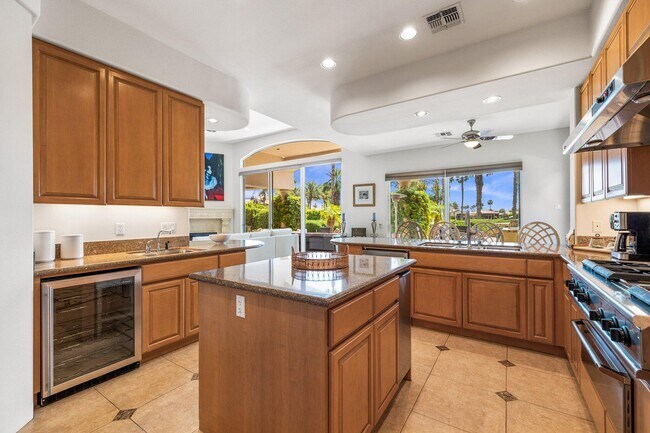 Building Photo - 48474 Vista Palomino