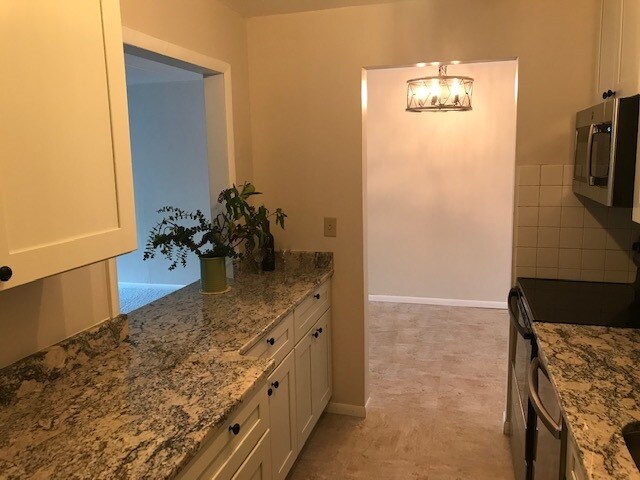 Building Photo - 329 Geneva Ave N