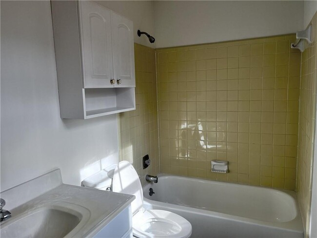 Building Photo - 3378 Mountain Hollow Dr