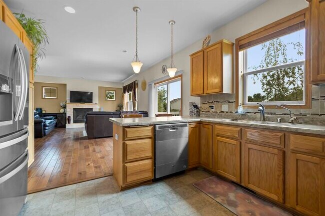 Building Photo - 1206 Meadow Sweet Dr