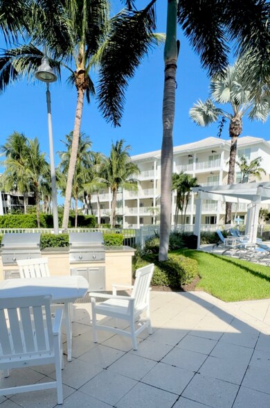 Building Photo - 341 Bay Colony Dr N
