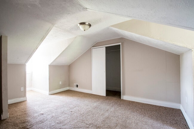 Building Photo - 2619 Josephine St