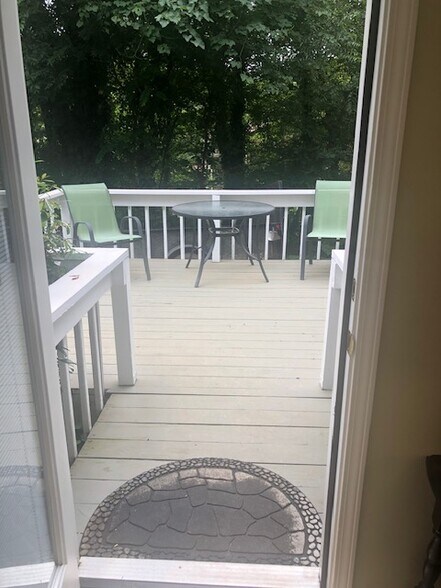 Private Back Deck with Grill - 1493 Scarlet Ct NE