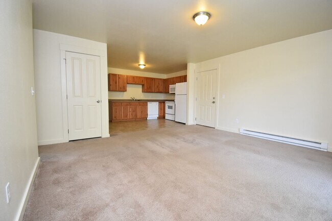 Building Photo - 2nd Floor 2 Bed 1 Bath in a Great Central ...