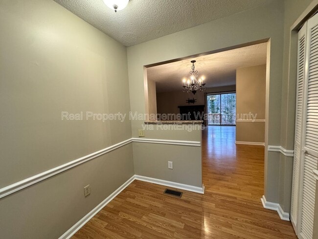 Building Photo - 5754 Pool Side Dr