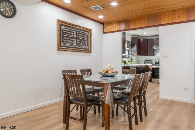 Building Photo - 1133 Livingston Ave