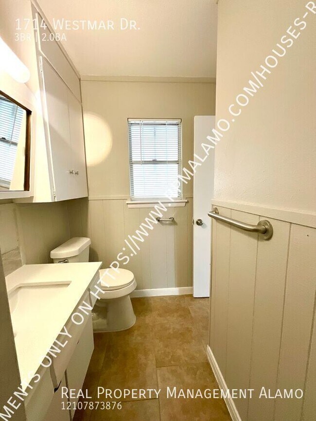 Building Photo - 1714 Westmar Dr