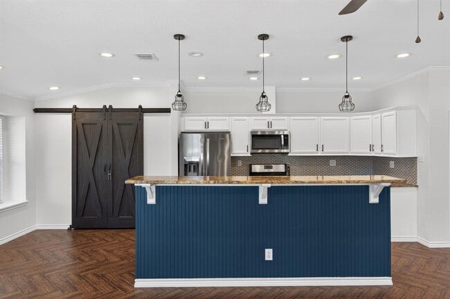 Building Photo - 1201 Dillon Lake Bend