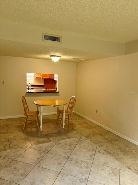 Building Photo - 1525 SE 25th St