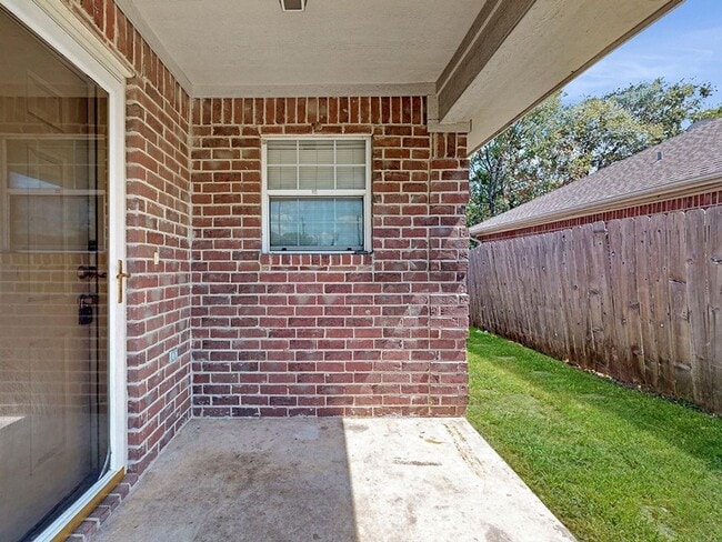 Building Photo - 1421 Western Oaks Ct