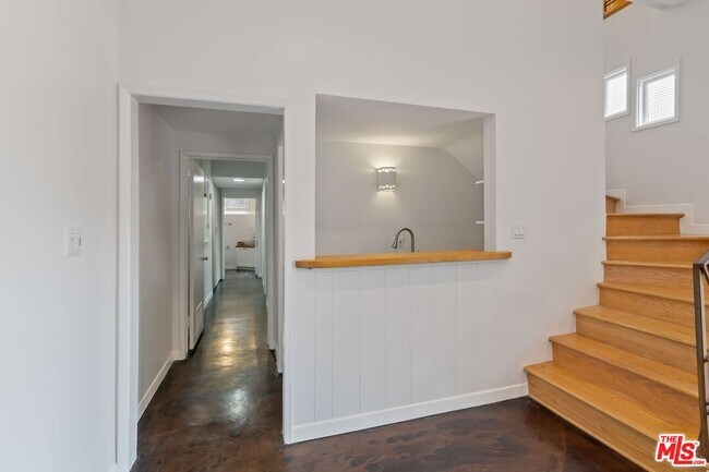 Building Photo - 13463 Rand Dr