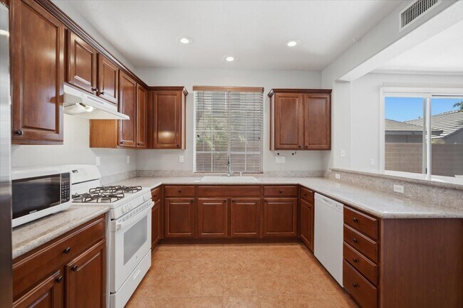Building Photo - 2206 Cast Pebble Dr