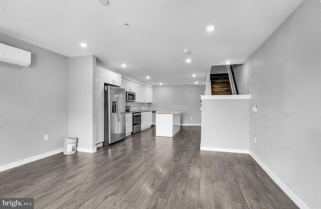 Building Photo - 1447 N 8th St