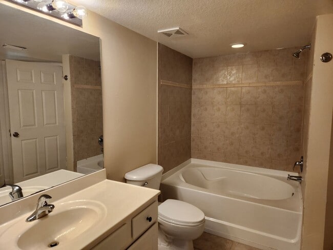 Building Photo - 4105 Residence Drive