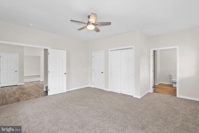 Building Photo - 100 Holiday Ct