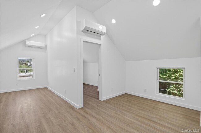 Building Photo - 165 W Main St