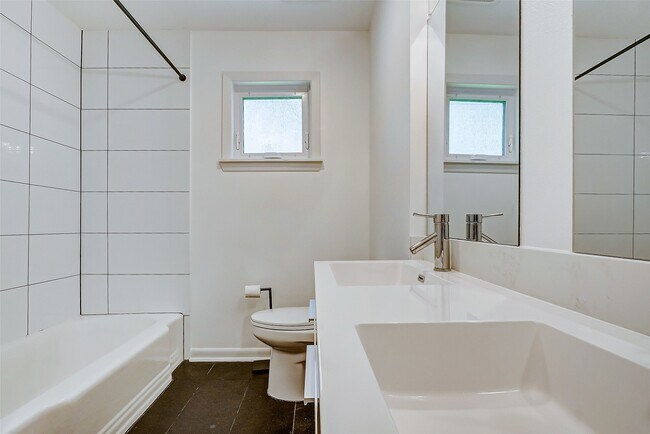 Building Photo - 1202 Shadeland Dr