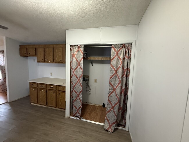 Building Photo - 2 Bedroom / 2 Bathroom Mobile Home in high...