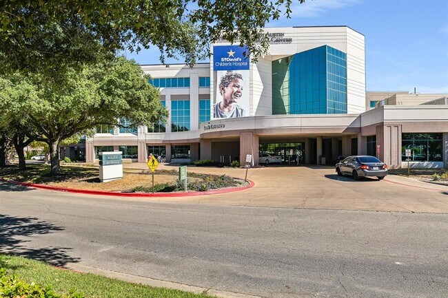 Building Photo - 6808 Luckenbach Ln