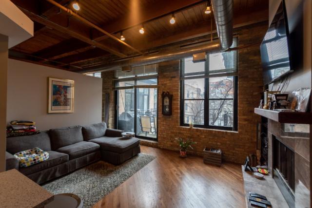 Building Photo - 2 bedroom in CHICAGO IL 60647