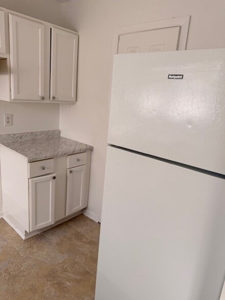 Kitchen - 2256 N Pasadena St