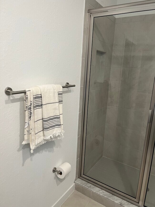 Master bathroom - 511 NW 17th St