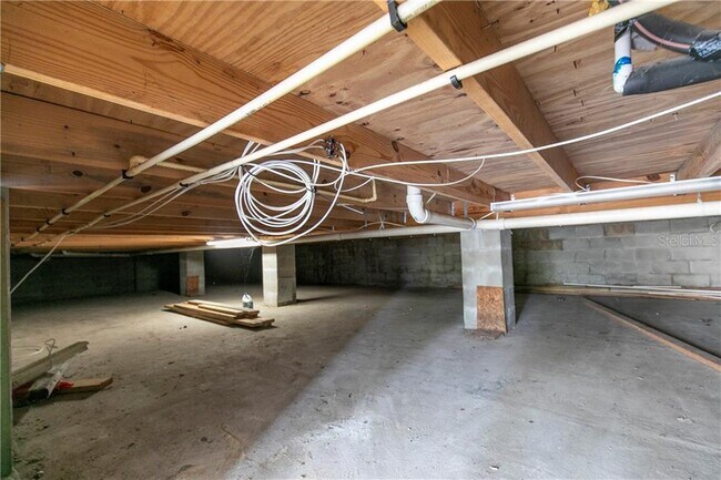 Building Photo - 1039 Dogwood Dr