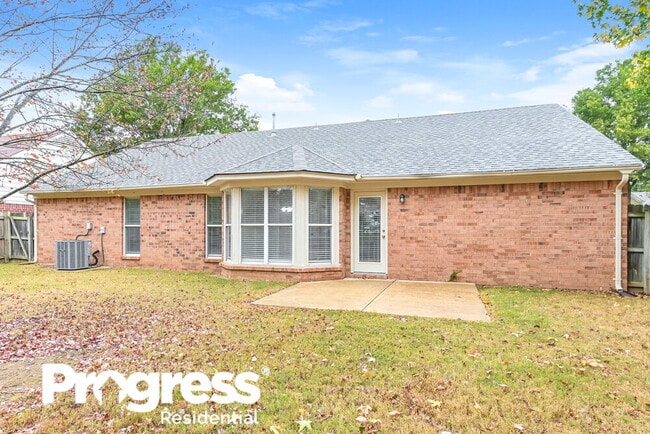 Building Photo - 7792 Sarah Ann Dr S