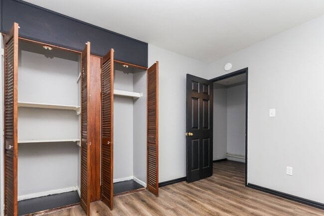 Building Photo - 3 Bed 1 Bath Single Family Home in Springfield!