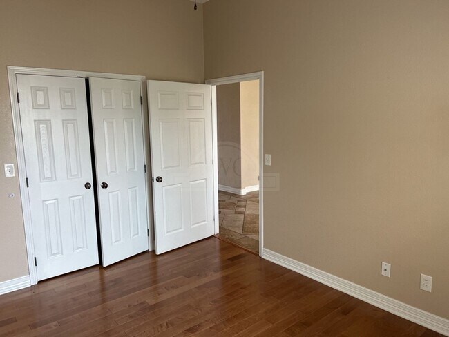 Building Photo - 6008 Bedrock Dr