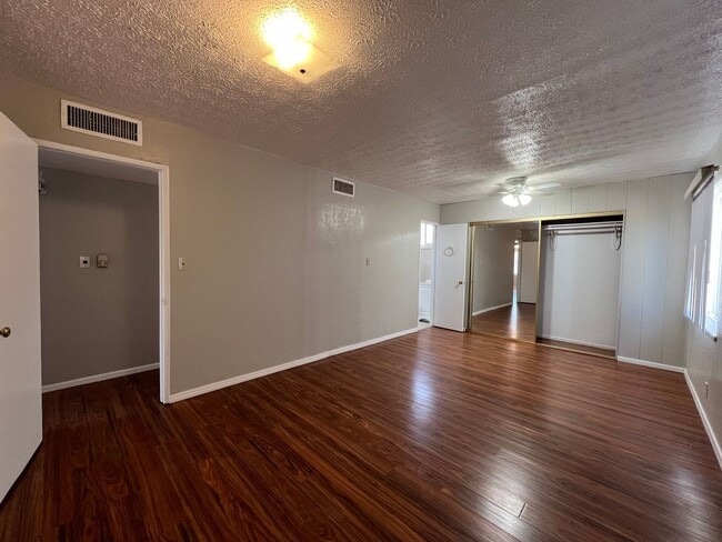 Building Photo - 3 Bedroom 2 Bathroom House Located Near Ca...