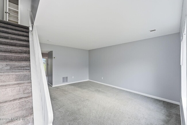 Building Photo - 105 Creek Rd