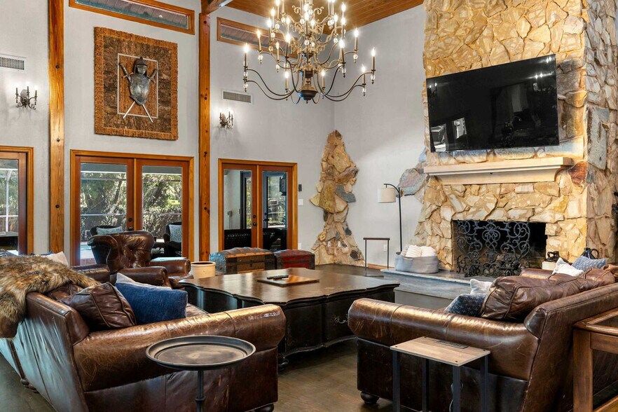 Primary Photo - 926 Riverhills Dr